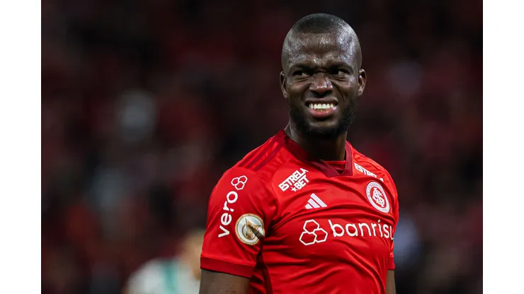 Enner Valencia jogador do Internacional lamentando - Foto: Maxi Franzoi/AGIF