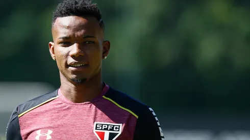 Foto: Marcello Zambrana/AGIF - Thiago Mendes virou assunto no São Paulo