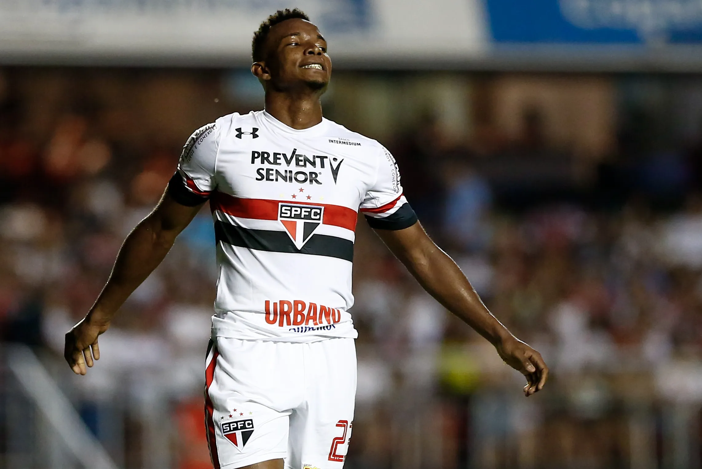 Foto: Marcello Zambrana/AGIF – Thiago Mendes não deve jogar no São Paulo em 2024