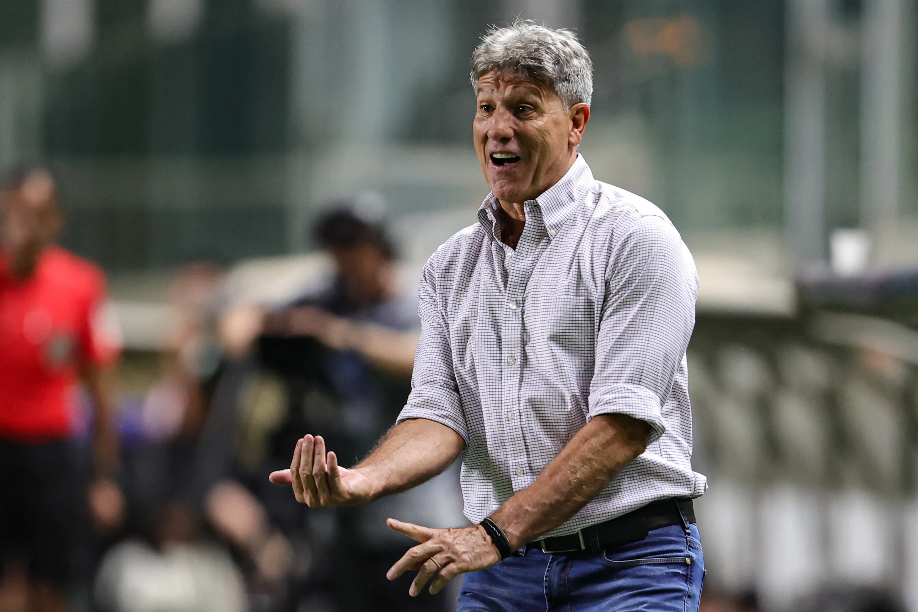 Foto: Gilson Lobo/AGIF – Renato Gaúcho apostou em Cristaldo contra o América.