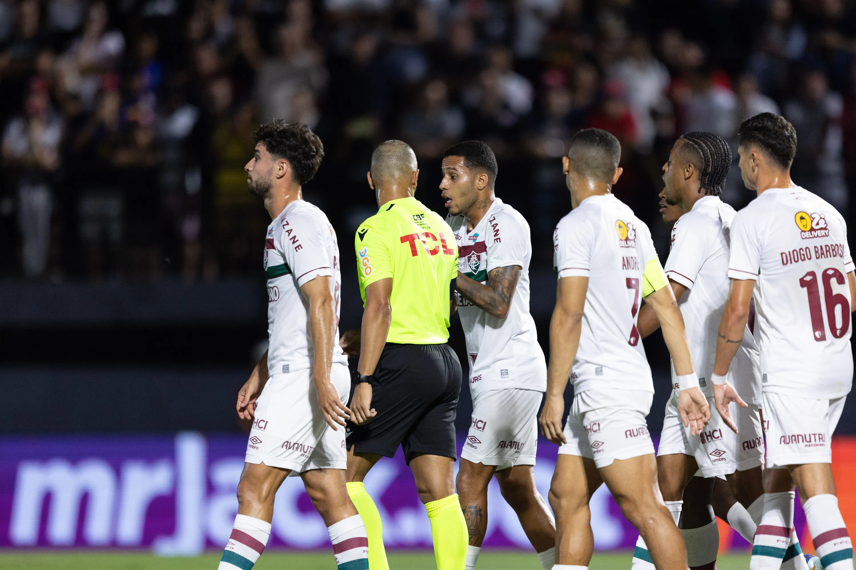 Foto: Diogo Reis/AGIF – Fluminense sofreu uma derrota para o Atlético no último sábado (28).