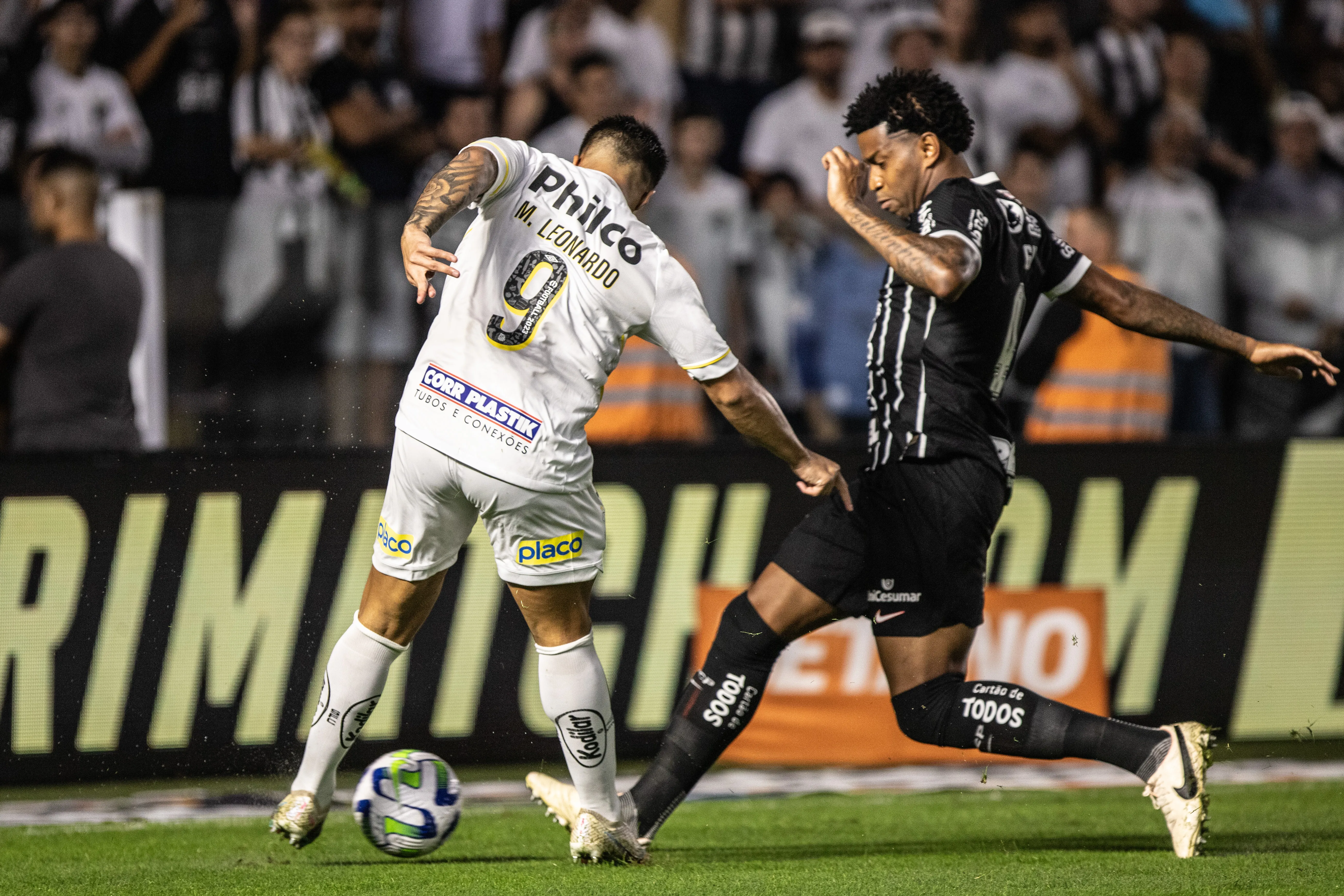 Foto: Abner Dourado/AGIF – No primeiro turno, o Corinthians venceu o Santos por 2 a 0 na Vila Belmiro.