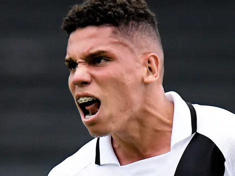 QUER ELE AQUI! Torcida do Vasco fica 'louca' por Paulinho