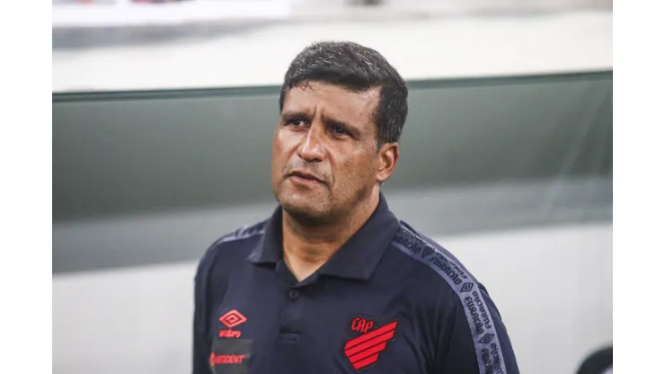 Foto: Gabriel Machado/AGIF - Wesley Carvalho não terá Fernandinho contra o São Paulo