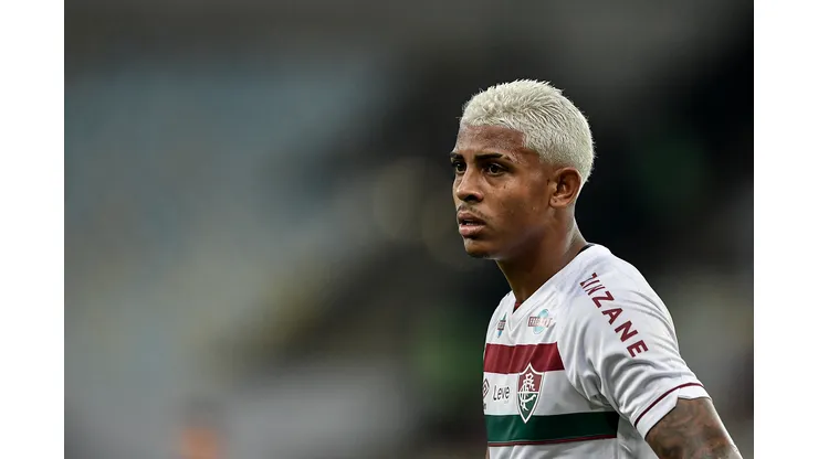 Foto: Thiago Ribeiro/AGIF - John Kennedy tem situação atualizada.