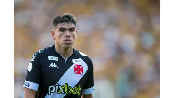 Foto: Daniel RAMALHO/CRVG - Carlos Palacios ainda é do Vasco.