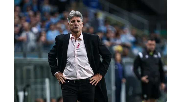 BA - PORTO ALEGRE - 18/10/2023 - BRASILEIRO A 2023, GREMIO X ATHLETICO-PR - Renato Portaluppi tecnico do Gremio durante partida contra o Athletico-PR no estadio Arena do Gremio pelo campeonato Brasileiro A 2023. Foto: Maxi Franzoi/AGIF