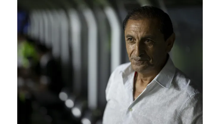 RJ - RIO DE JANEIRO - 18/10/2023 - BRASILEIRO A 2023, VASCO X FORTALEZA - Emiliano Ramon Diaz tecnico do Vasco durante partida contra o Fortaleza no estadio Sao Januario pelo campeonato Brasileiro A 2023. Foto: Jorge Rodrigues/AGIF