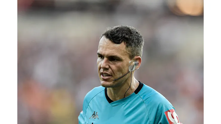 Foto: Thiago Ribeiro/AGIF - CBF divulga áudio do VAR em Fluminense x Corinthians