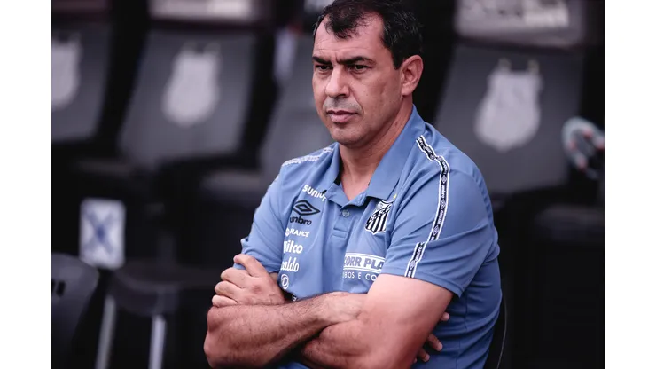 SP - Sao Paulo - 13/02/2022 - PAULISTA 2022, SANTOS X ITUANO - Fabio Carille tecnico do Santos durante partida contra o Ituano no estadio Vila Belmiro pelo campeonato Paulista 2022. Foto: Ettore Chiereguini/AGIF