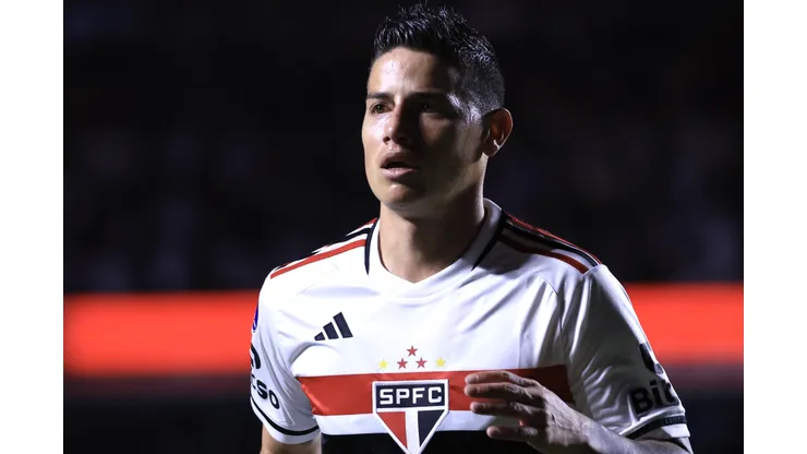 SP - SAO PAULO - 31/08/2023 - COPA SUL-AMERICANA 2023, SAO PAULO X LDU - James Rodriguez jogador do Sao Paulo durante partida contra o LDU no estadio Morumbi pelo campeonato Copa Sul-Americana 2023. Foto: Marcello Zambrana/AGIF