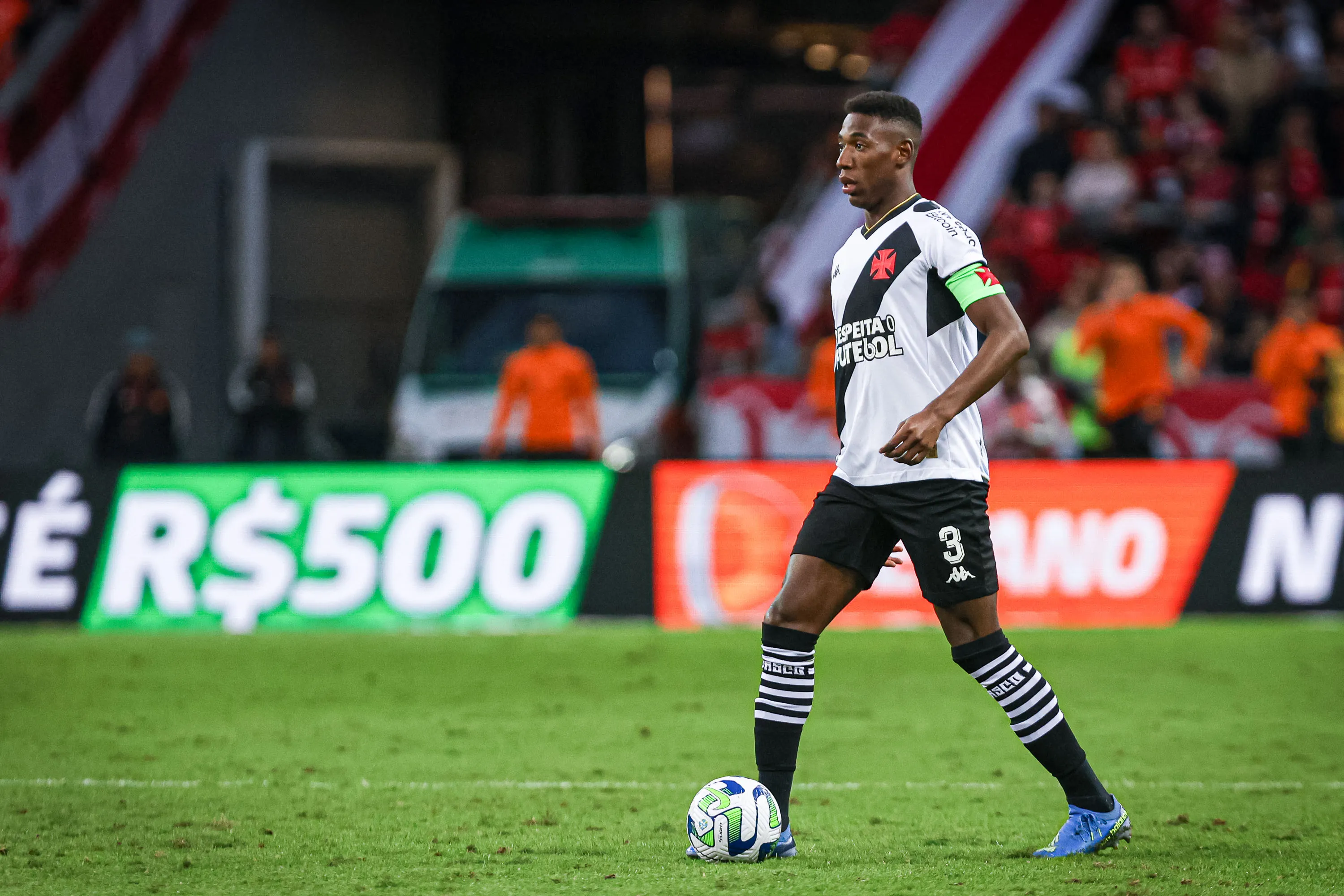 Foto: Maxi Franzoi/AGIF – Léo