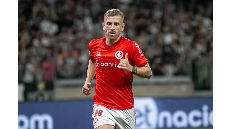 MG - BELO HORIZONTE - 13/05/2023 - BRASILEIRO A 2023, ATLETICO-MG X INTERNACIONAL - Pedro Henrique jogador do Internacional durante partida contra o Atletico-MG no estadio Mineirao pelo campeonato BRASILEIRO A 2023. Foto: Fernando Moreno/AGIF