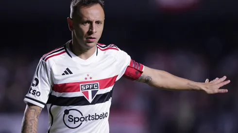 Foto: Ettore Chiereguini/AGIF - Rafinha revela data de aposentadoria no São Paulo