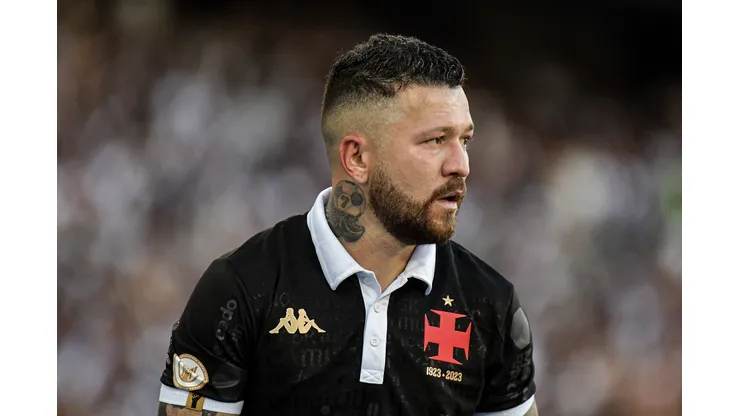 Foto: Thiago Ribeiro/AGIF - Rossi vira assunto no Vasco