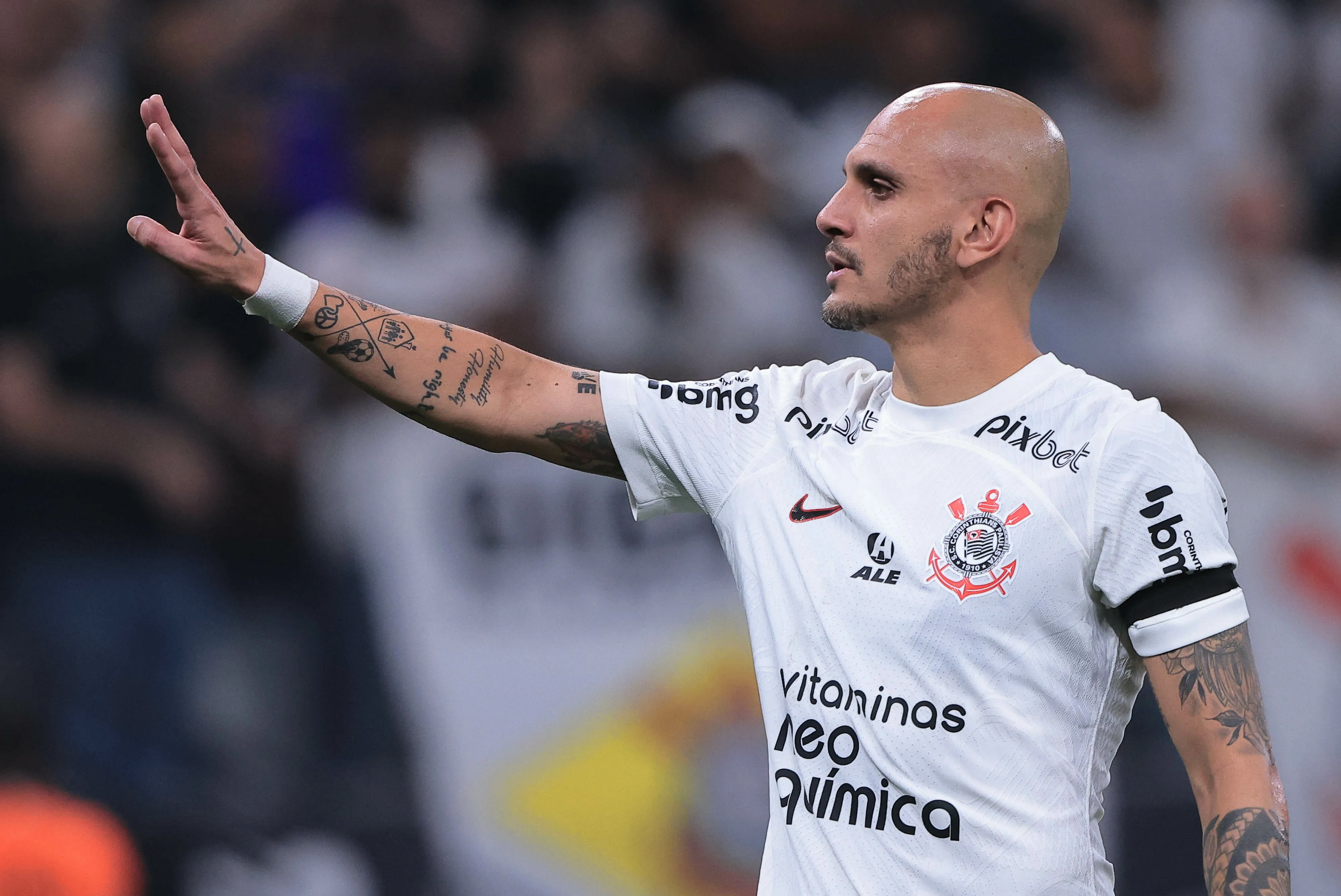 SP – SAO PAULO – 22/08/2023 – COPA SUL-AMERICANA 2023, CORINTHIANS X ESTUDIANTES – Fabio Santos jogador do Corinthians durante partida contra o Estudiantes no estadio Arena Corinthians pelo campeonato Copa Sul-Americana 2023. Foto: Ettore Chiereguini/AGIF