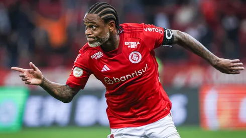 Foto: Maxi Franzoi/AGIF – Luiz Adriano pode deixar o Internacional