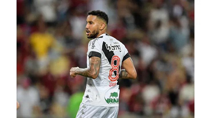 RJ - Rio de Janeiro - 19/03/2023 - CARIOCA 2023, VASCO X FLAMENGO - Jair jogador do Vasco durante partida contra o Flamengo no estadio Maracana pelo campeonato Carioca 2023. Foto: Thiago Ribeiro/AGIF