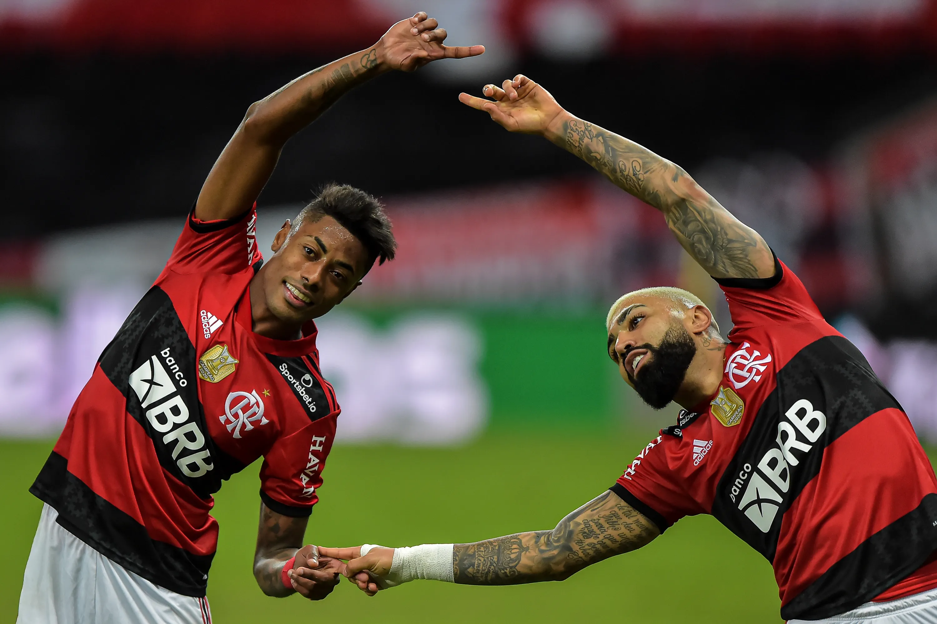 . Foto: Thiago Ribeiro/AGIF – Bruno Henrique e Gabigol