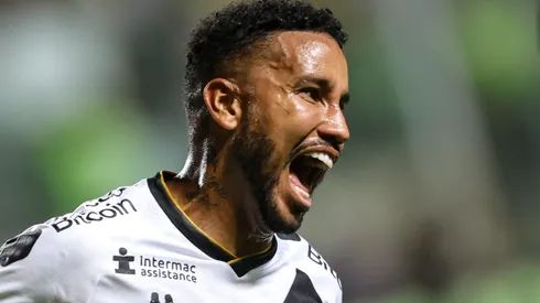 MG - BELO HORIZONTE - 25/09/2023 - BRASILEIRO A 2023, AMERICA-MG X VASCO - Jair jogador do Vasco comemora seu gol durante partida contra o America-MG no estadio Independencia pelo campeonato Brasileiro A 2023. Foto: Gilson Lobo/AGIF