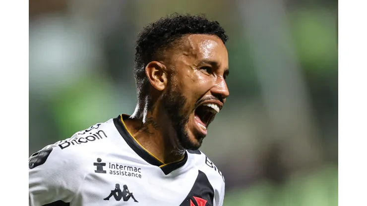 MG - BELO HORIZONTE - 25/09/2023 - BRASILEIRO A 2023, AMERICA-MG X VASCO - Jair jogador do Vasco comemora seu gol durante partida contra o America-MG no estadio Independencia pelo campeonato Brasileiro A 2023. Foto: Gilson Lobo/AGIF