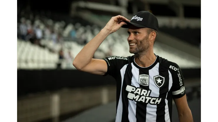 Jorge Rodrigues/AGIF- Joel Carli, auxiliar do Botafogo