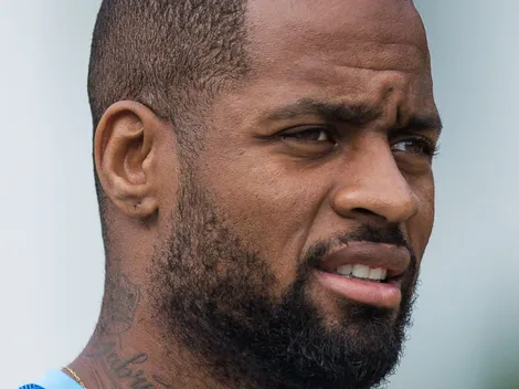 DEDÉ FOI AMASSADO, ELE ATINGIU ISSO! Xodó ultrapassa ex-zagueiro e 'assusta' torcida do Vasco 