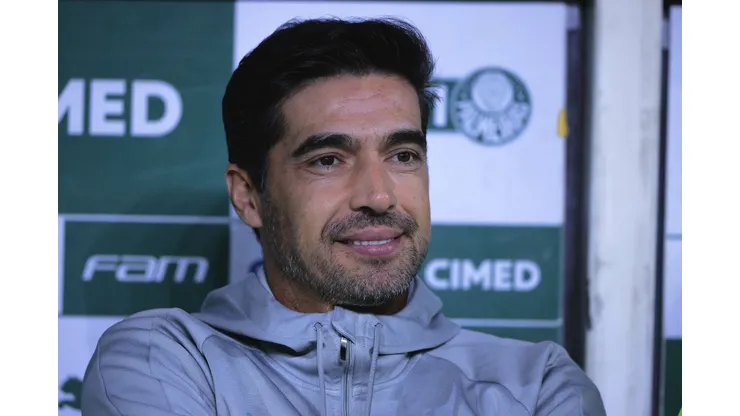 SP - SAO PAULO - 14/08/2023 - BRASILEIRO A 2023, PALMEIRAS X CRUZEIRO - Abel Ferreira tecnico do Palmeiras durante partida contra o Cruzeiro no estadio Arena Allianz Parque pelo campeonato Brasileiro A 2023. Foto: Ettore Chiereguini/AGIF