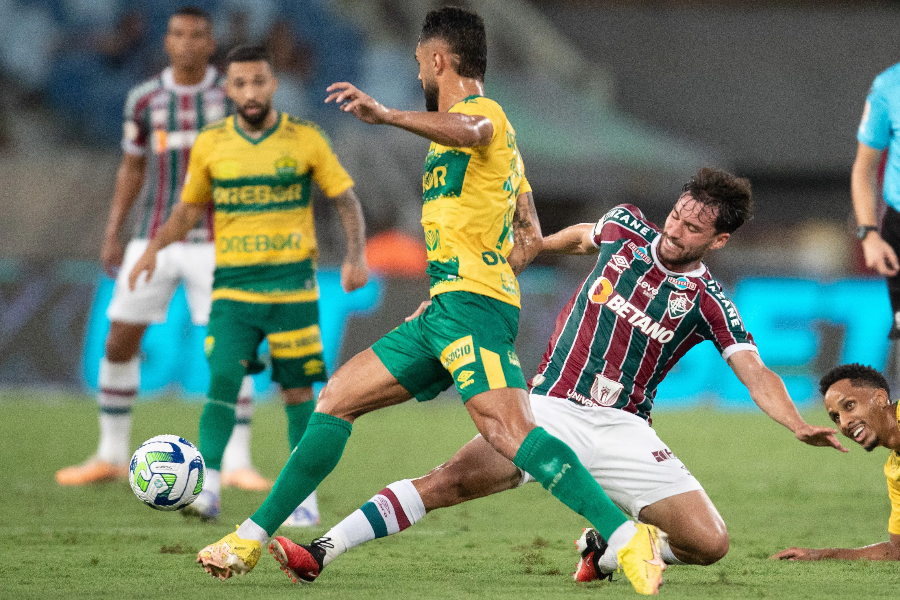 Foto: Gil Gomes/AGIF – Martinelli em lance entre Cuiabá x Fluminense