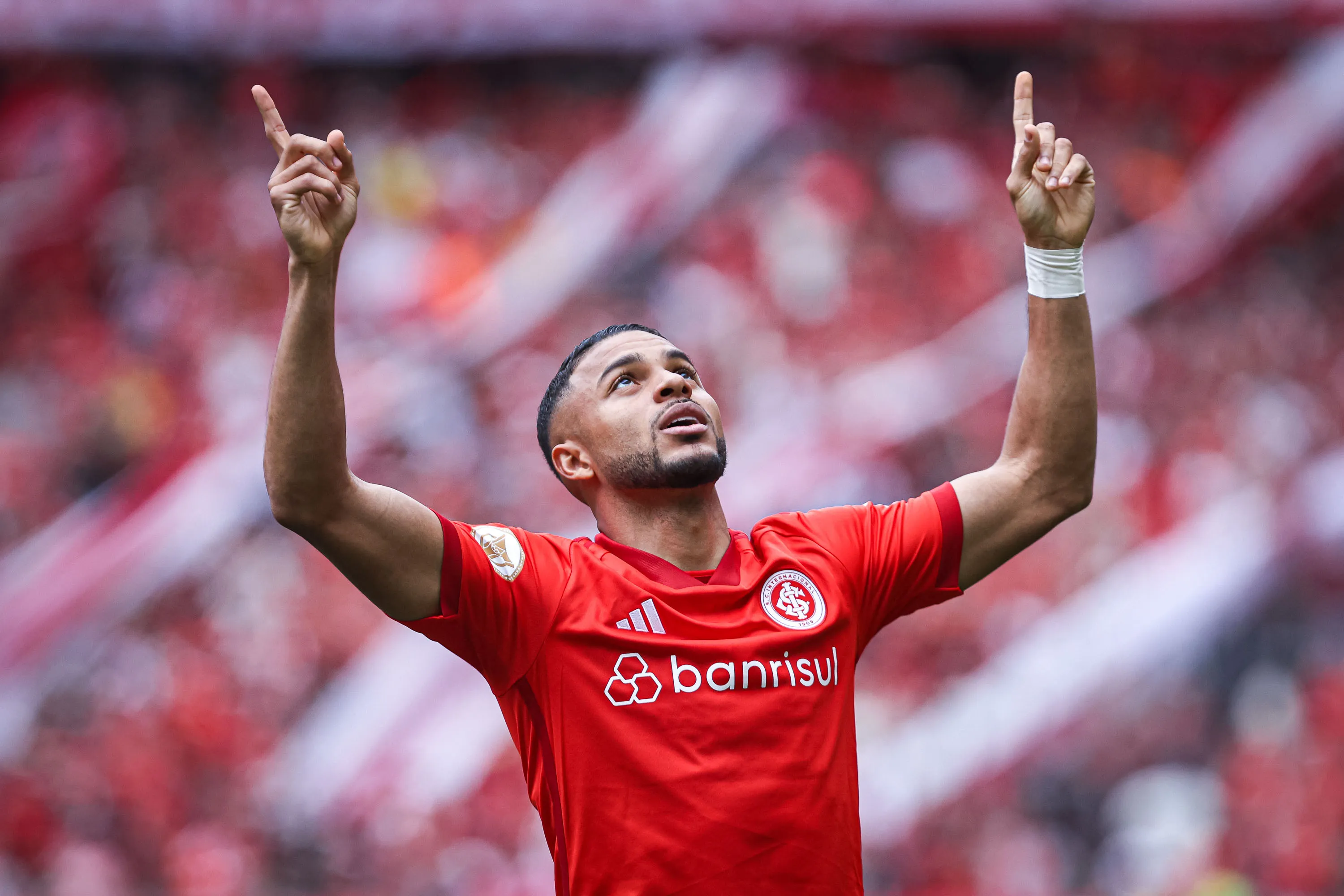Wanderson pode desfalcar o Inter contra o Corinthians. Foto: Maxi Franzoi/AGIF