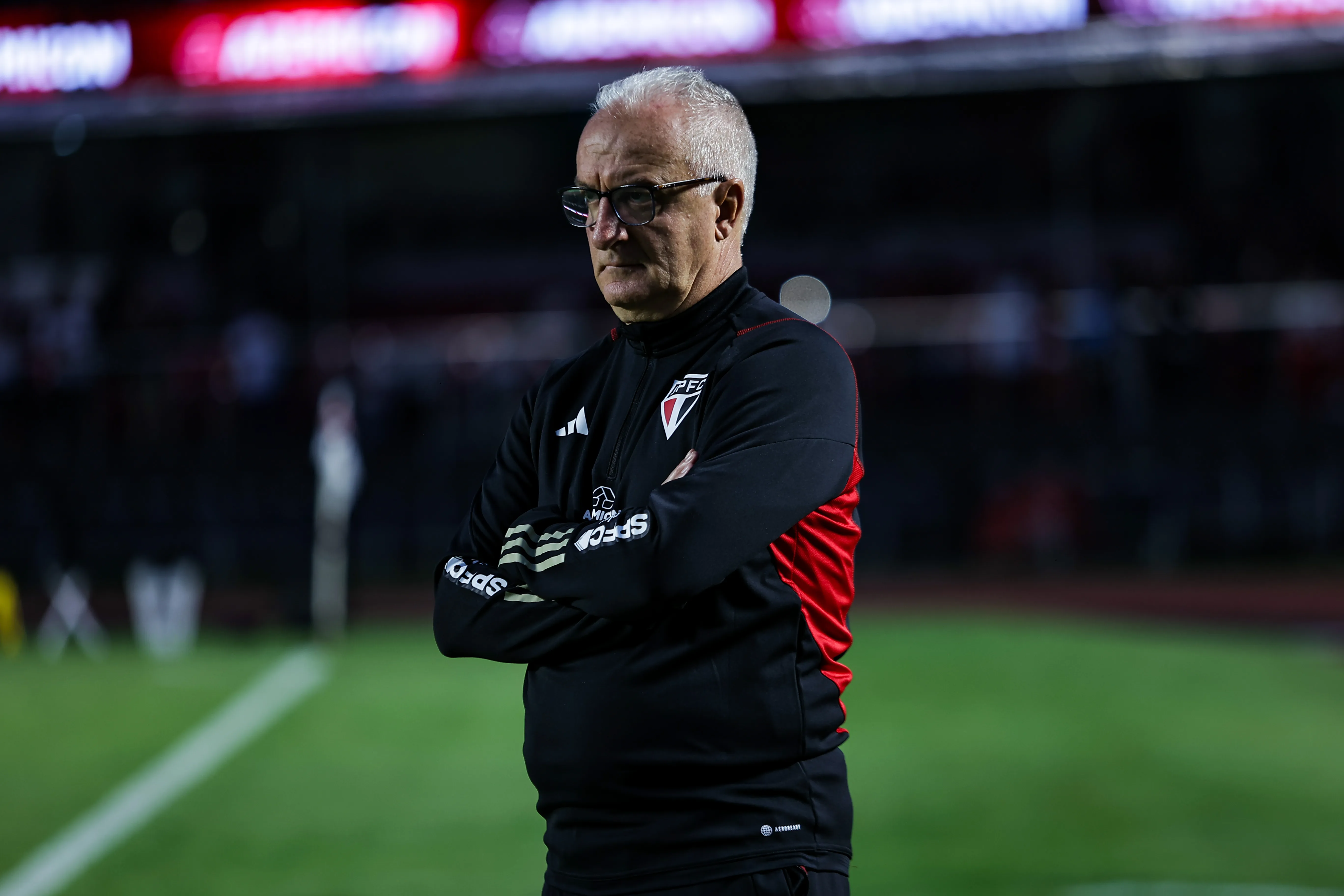 Foto: Fabio Giannelli/AGIF – Dorival em ação pelo São Paulo no Campeonato Brasileiro.