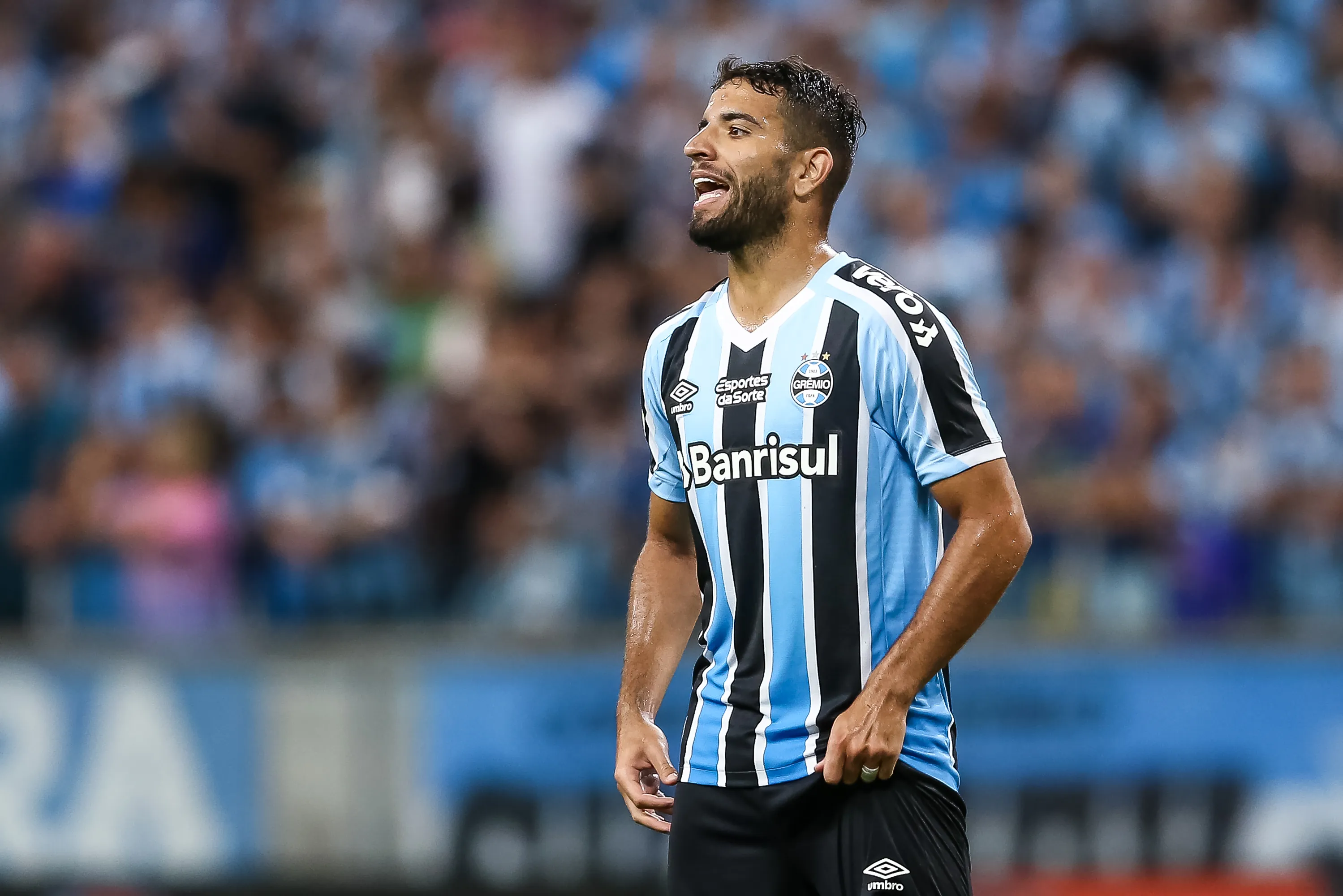 Pepê deve ser titular contra o Goiás. Foto: Pedro H. Tesch/AGIF