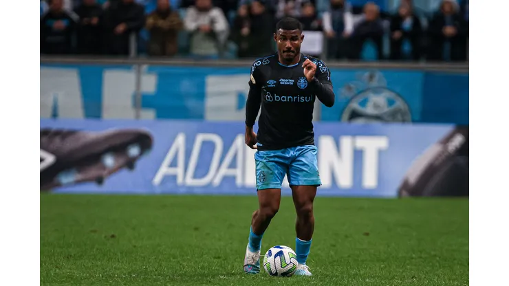Cuiabano, em ação pelo Grêmio - Foto: Maxi Franzoi/AGIF