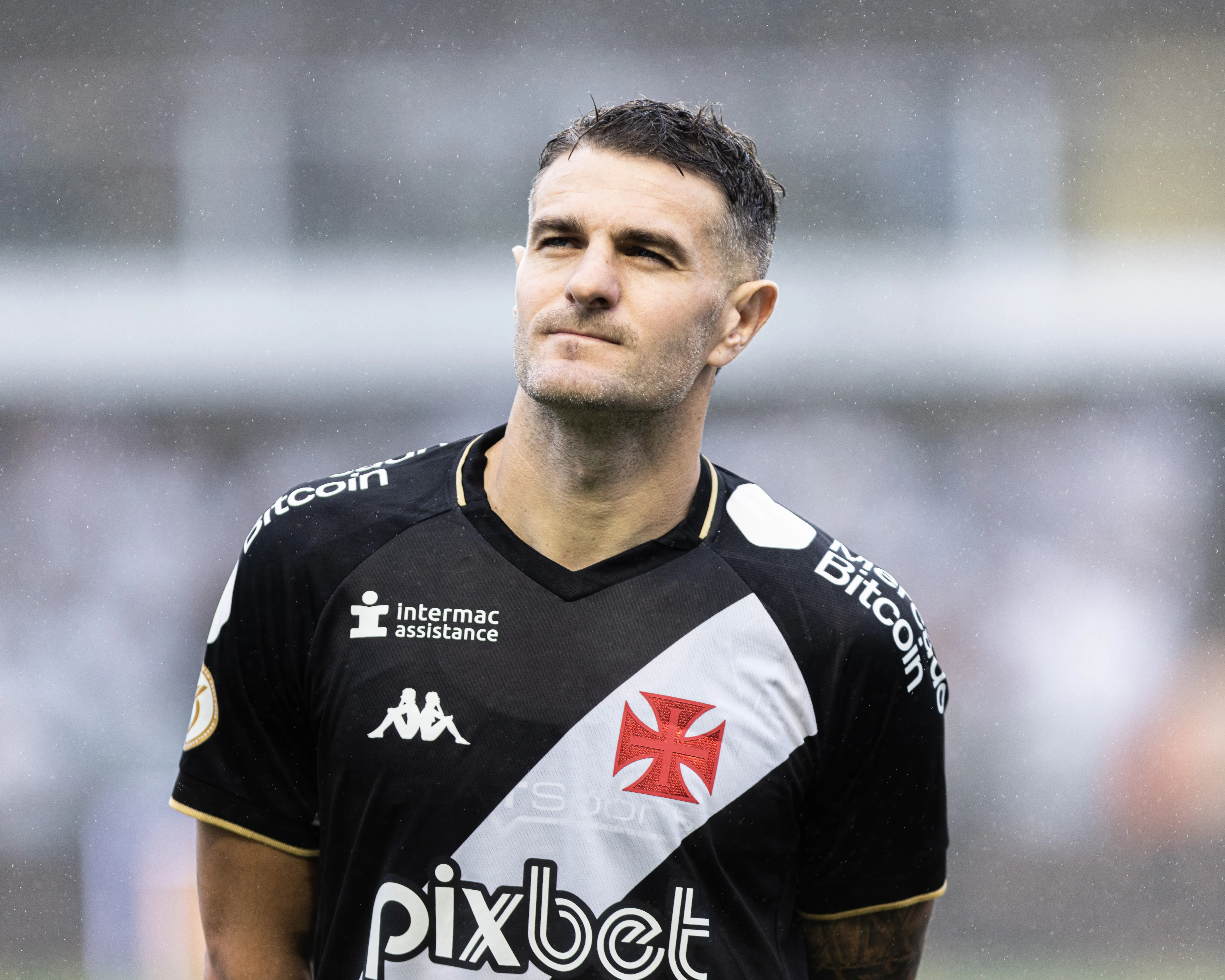 Vegetti durante partida contra o Santos no estadio Vila Belmiro pelo campeonato Brasileiro A 2023. Foto: Abner Dourado/AGIF