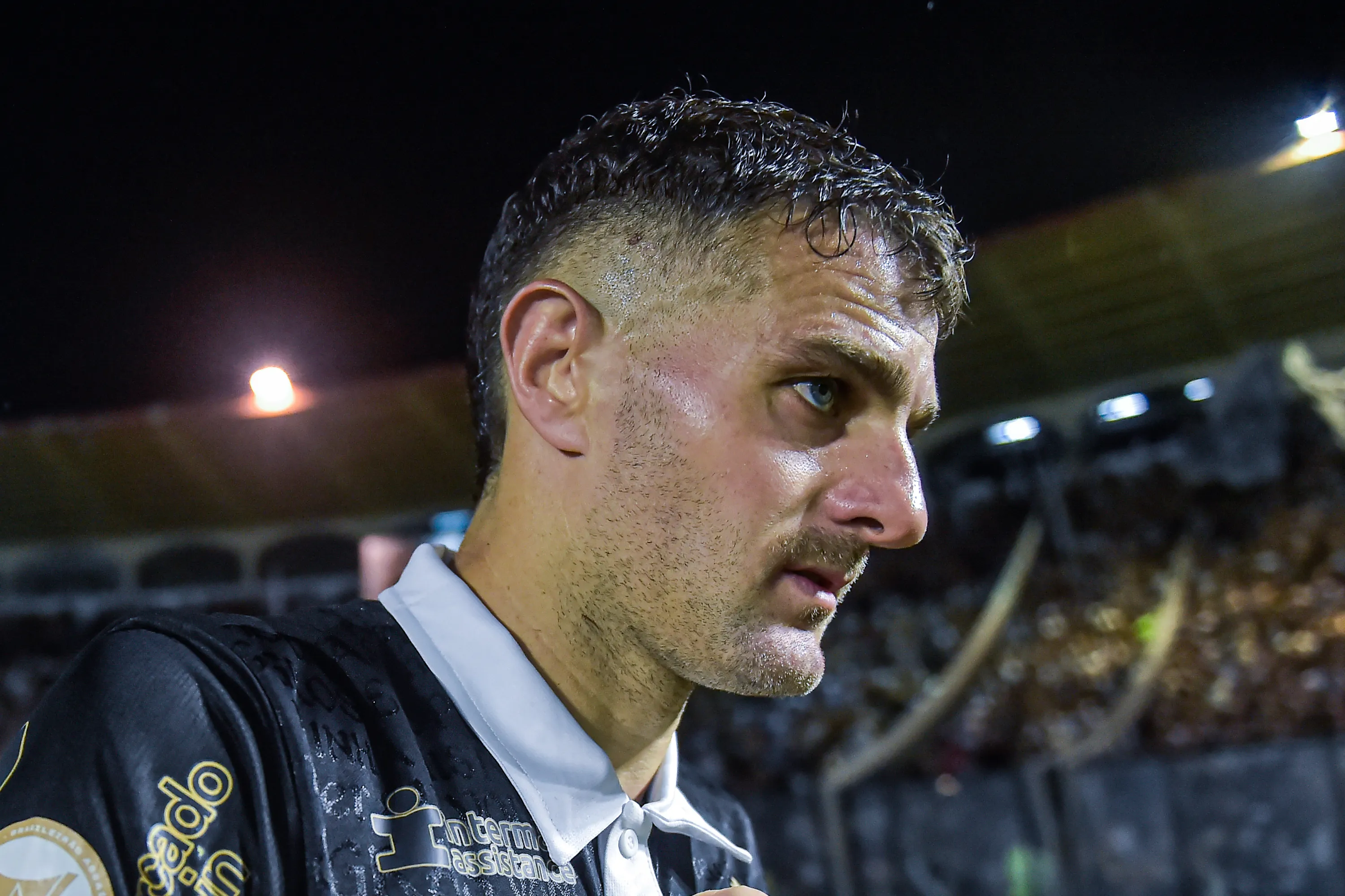 Vegetti durante partida contra o Corinthians no estadio Sao Januario pelo campeonato Brasileiro A 2023. Foto: Thiago Ribeiro/AGIF