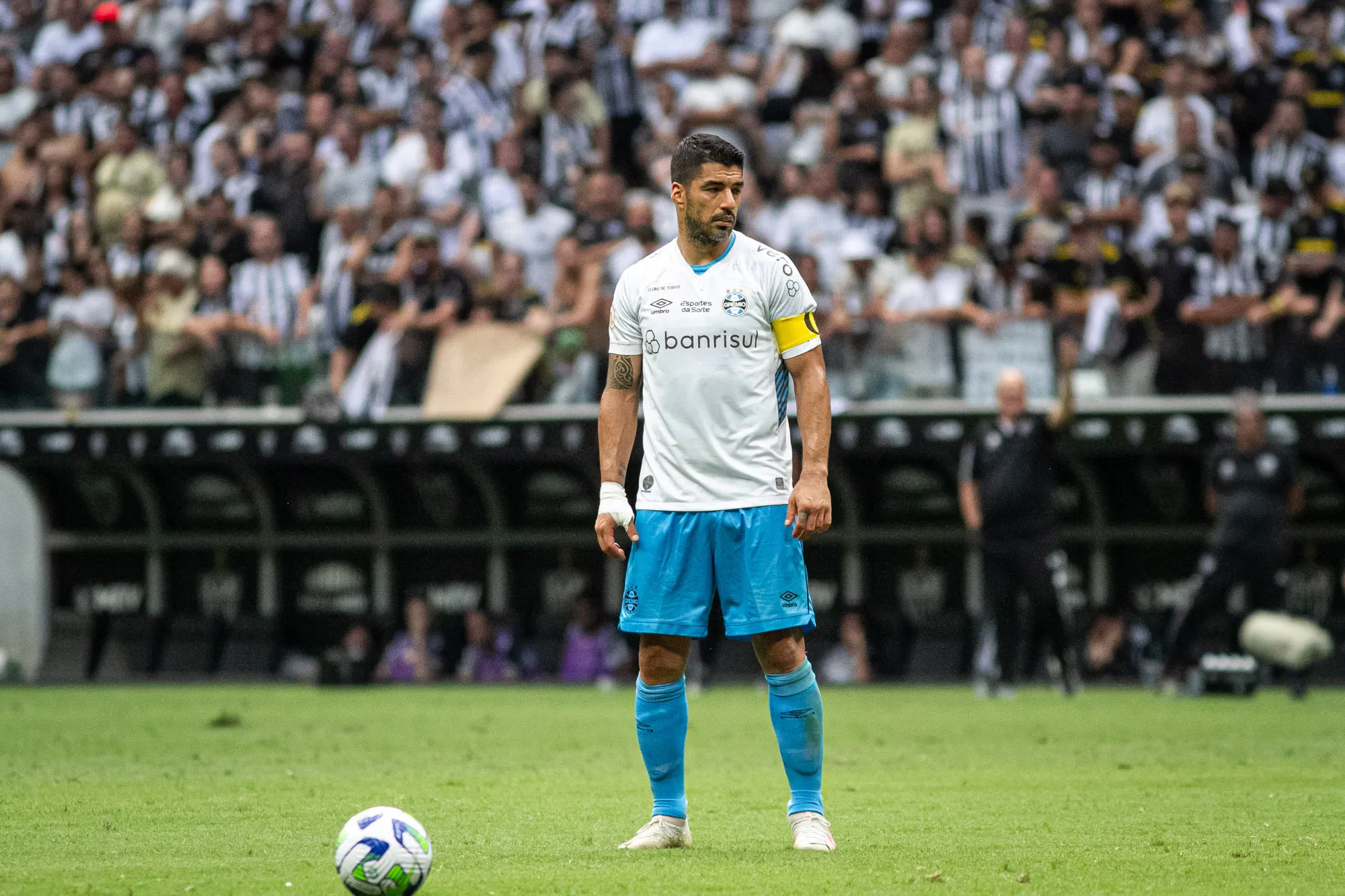 – Luis Suarez jogador do Gremio durante partida contra o Atletico-MG no estadio Arena MRV pelo campeonato Brasileiro A 2023. Foto: Fernando Moreno/AGIF