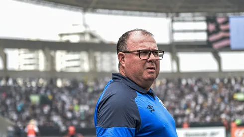 RJ - RIO DE JANEIRO - 26/11/2023 - BRASILEIRO A 2023, BOTAFOGO X SANTOS - Marcelo Fernandes tecnico do Santos durante partida contra o Botafogo no estadio Engenhao pelo campeonato Brasileiro A 2023. Foto: Thiago Ribeiro/AGIF