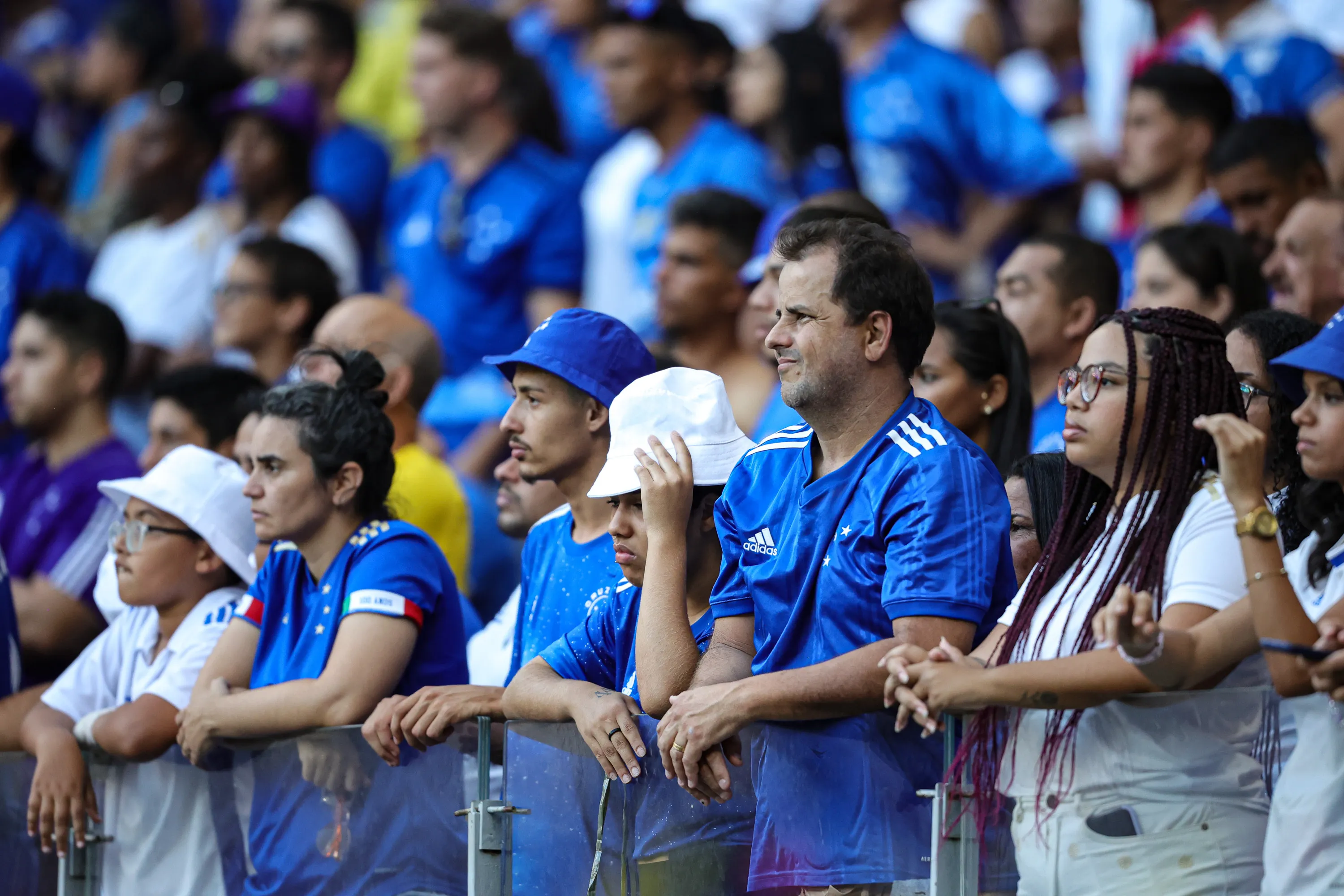 MG – BELO HORIZONTE – 05/11/2023 – BRASILEIRO A 2023, CRUZEIRO X INTERNACIONAL – Torcida do Cruzeiro está liberada para entrar no Mineirão contra o Athletico-PR. Foto: Gilson Lobo/AGIF