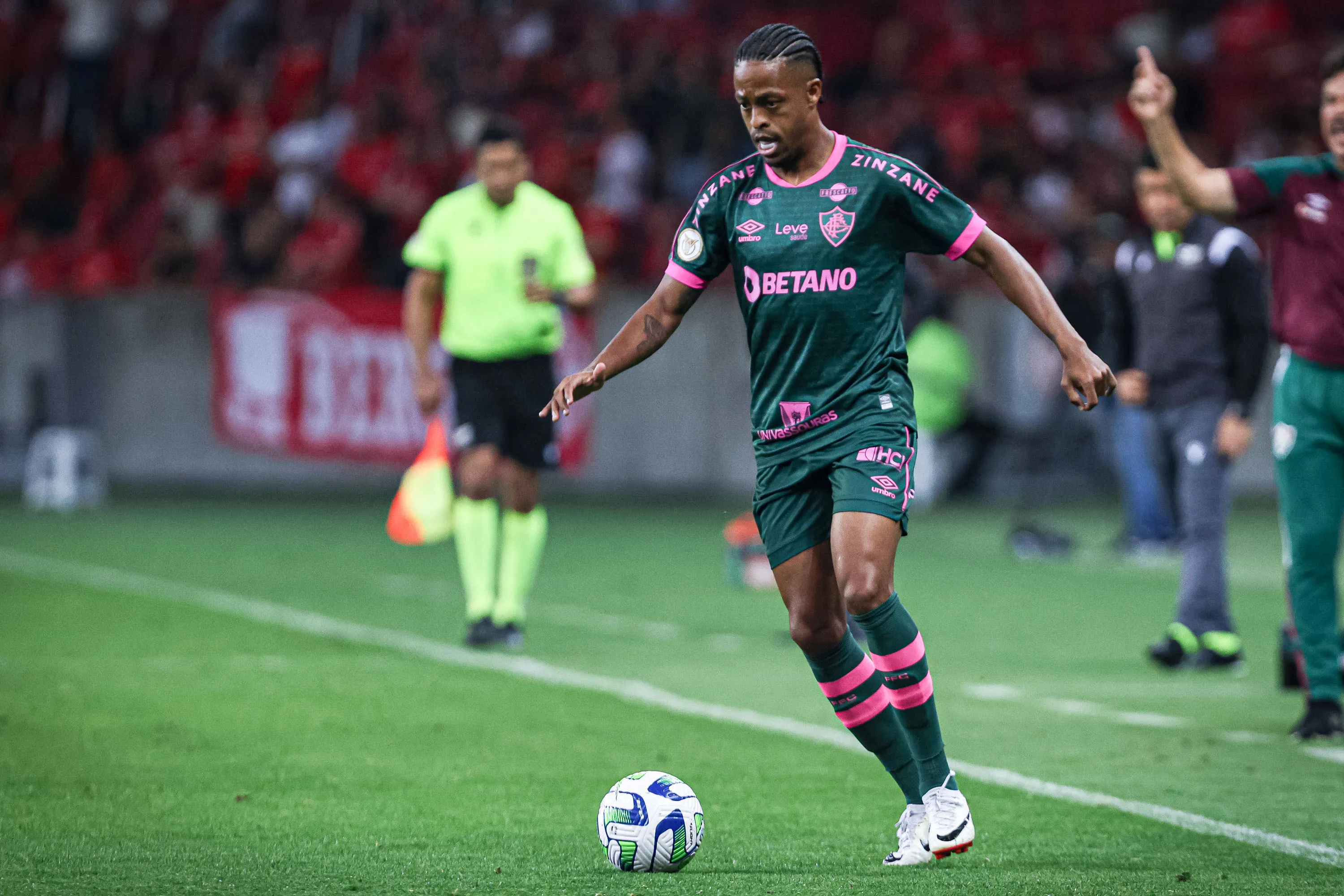 Keno jogador do Fluminense durante partida contra o Internacional no estadio Beira-Rio pelo campeonato Brasileiro A 2023. Foto: Maxi Franzoi/AGIF