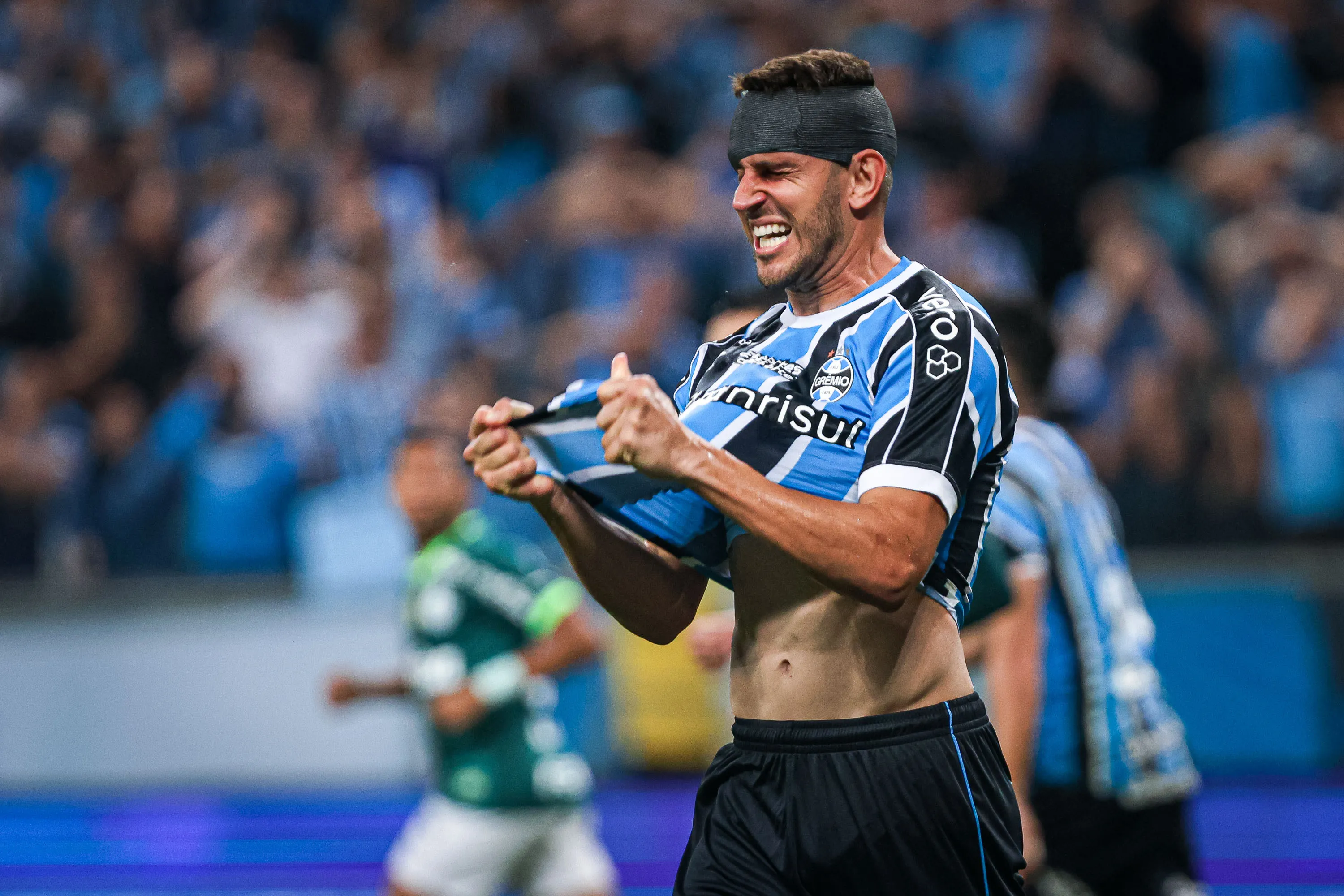 Bruno Uvini pode renovar com o Grêmio. Foto: Maxi Franzoi/AGIF