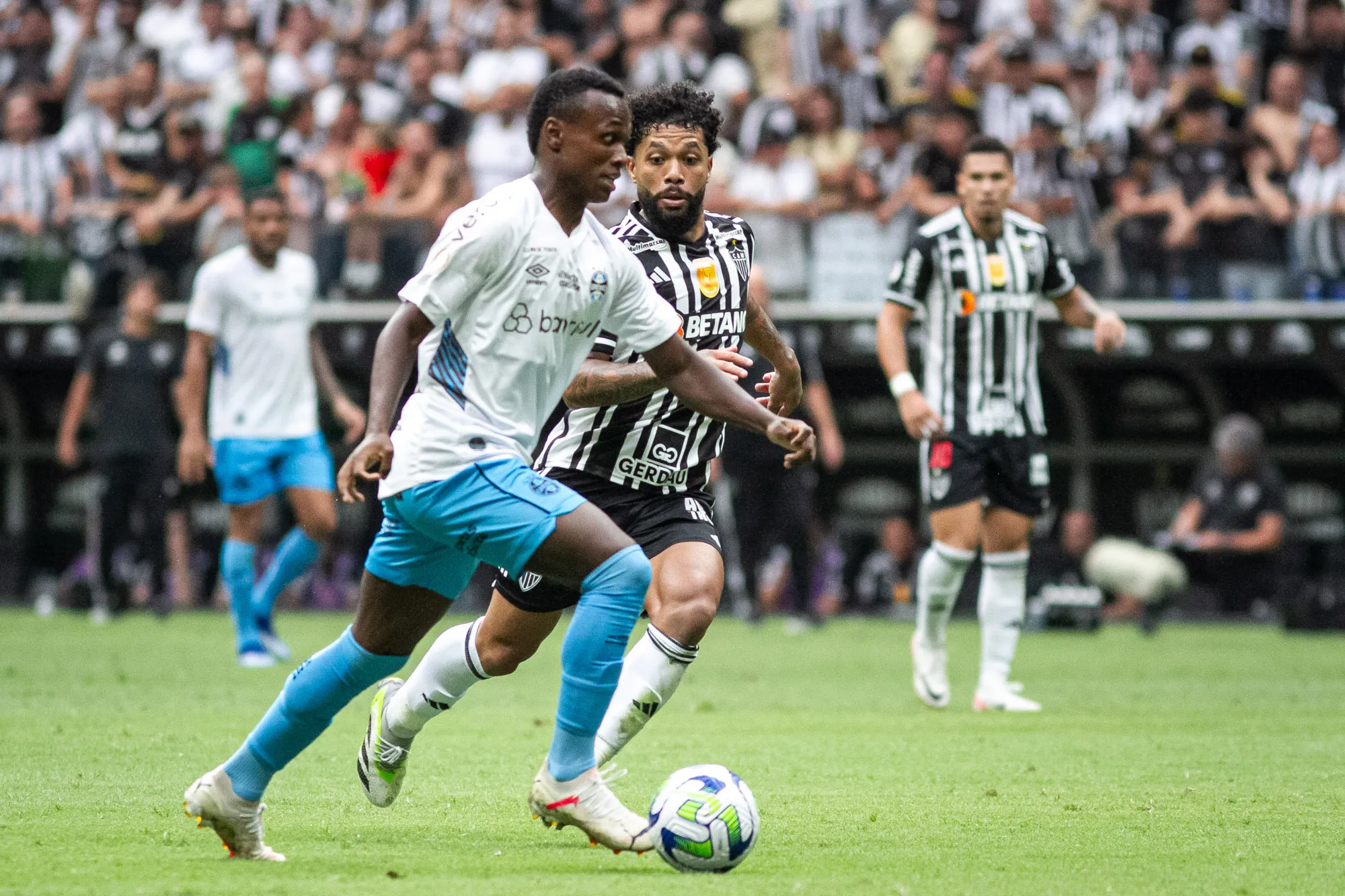 Lance da vitória do Galo sobre o Grêmio. Foto: Fernando Moreno/AGIF