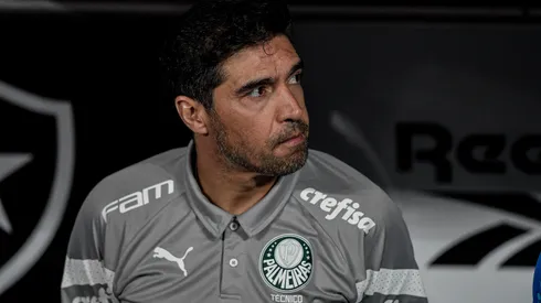 Abel Ferreira tecnico do Palmeiras durante partida contra o Botafogo no estadio Engenhao pelo campeonato Brasileiro A 2023. Foto: Thiago Ribeiro/AGIF