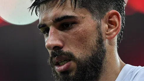 Bruno Mendez jogador do Corinthians durante partida contra o Flamengo no estádio Maracanã pelo campeonato BRASILEIRO A 2023. Foto: Thiago Ribeiro/AGIF