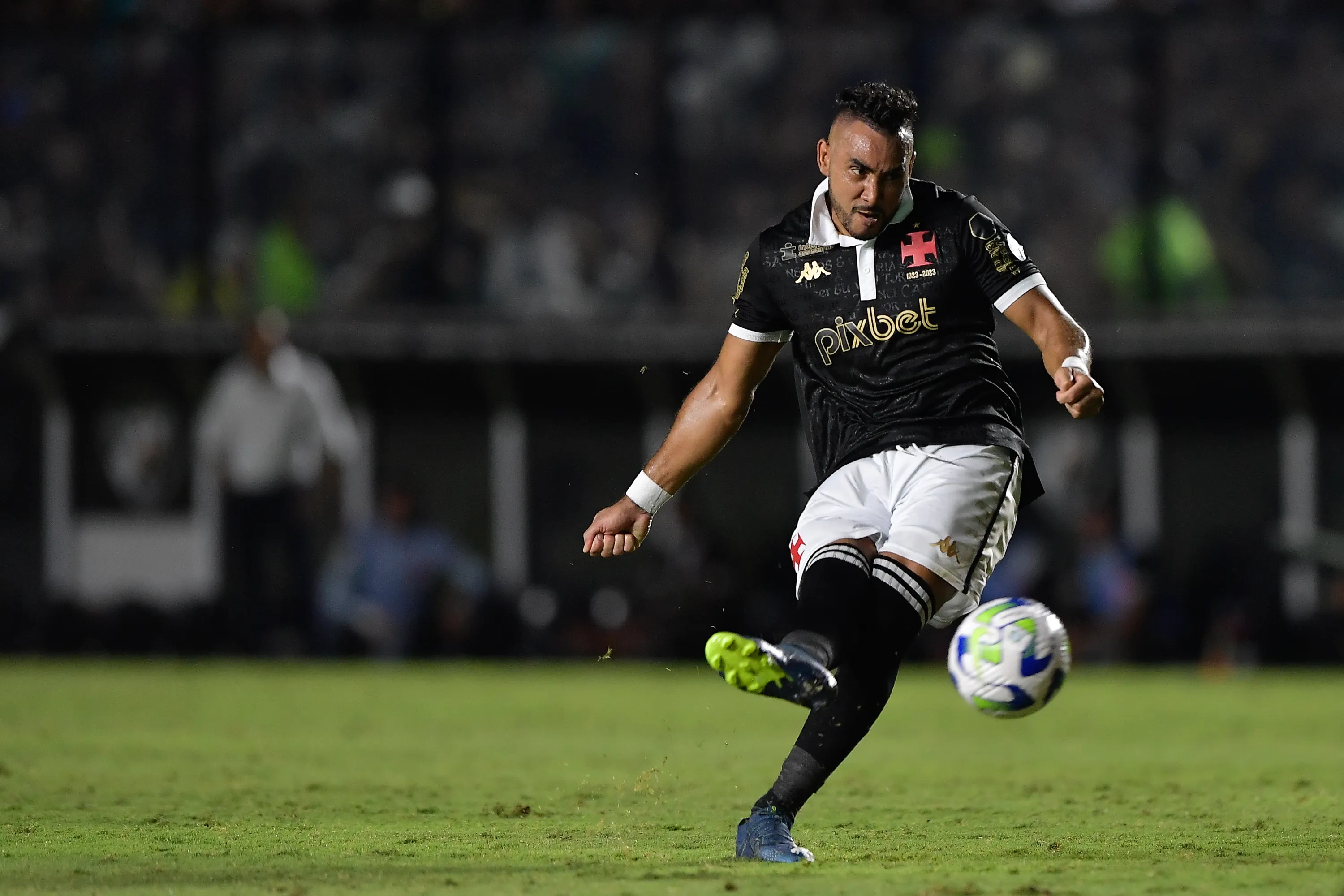 Payet jogador do Vasco durante partida contra o América-MG no estadio Sao Januario pelo campeonato Brasileiro A 2023. Foto: Thiago Ribeiro/AGIF