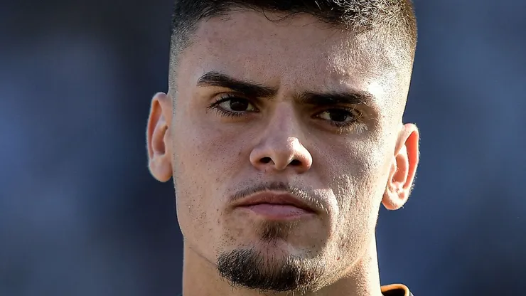 Gabriel Pec durante partida contra o Santos no estádio São Januário pelo campeonato BRASILEIRO A 2023. Foto: Thiago Ribeiro/AGIF