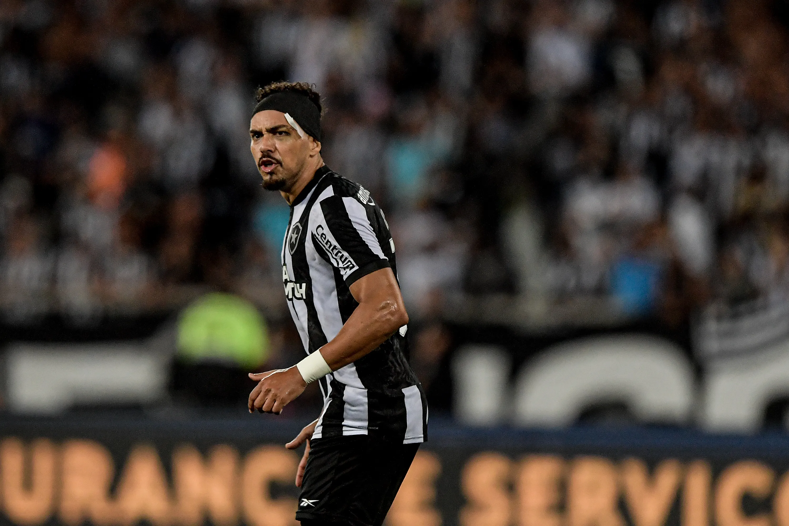 Torcida exige afastamento de Eduardo. Foto: Thiago Ribeiro/AGIF