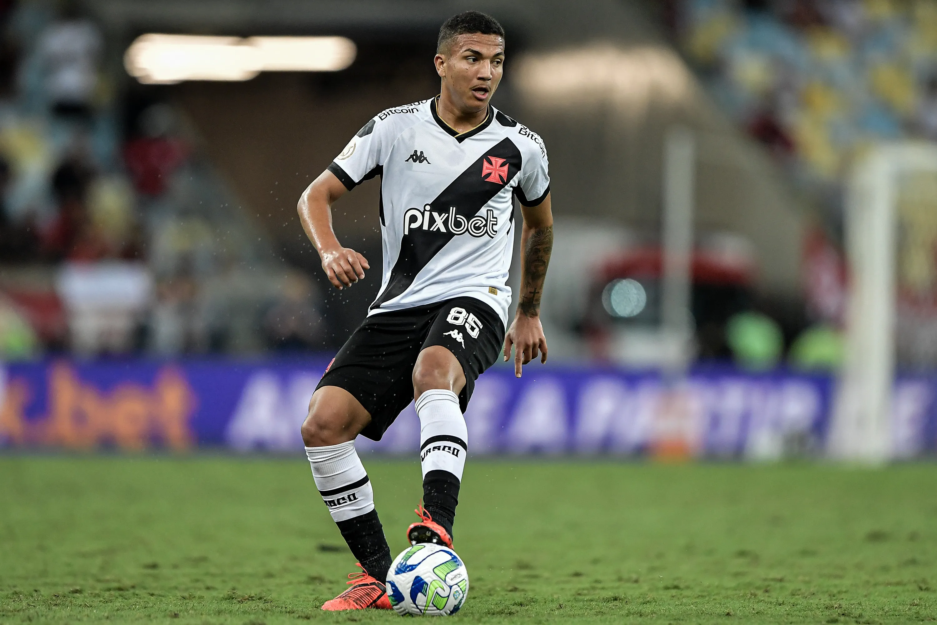 Foto: Thiago Ribeiro/AGIF - Mateus Carvalho tem situação atualizada no Vasco.