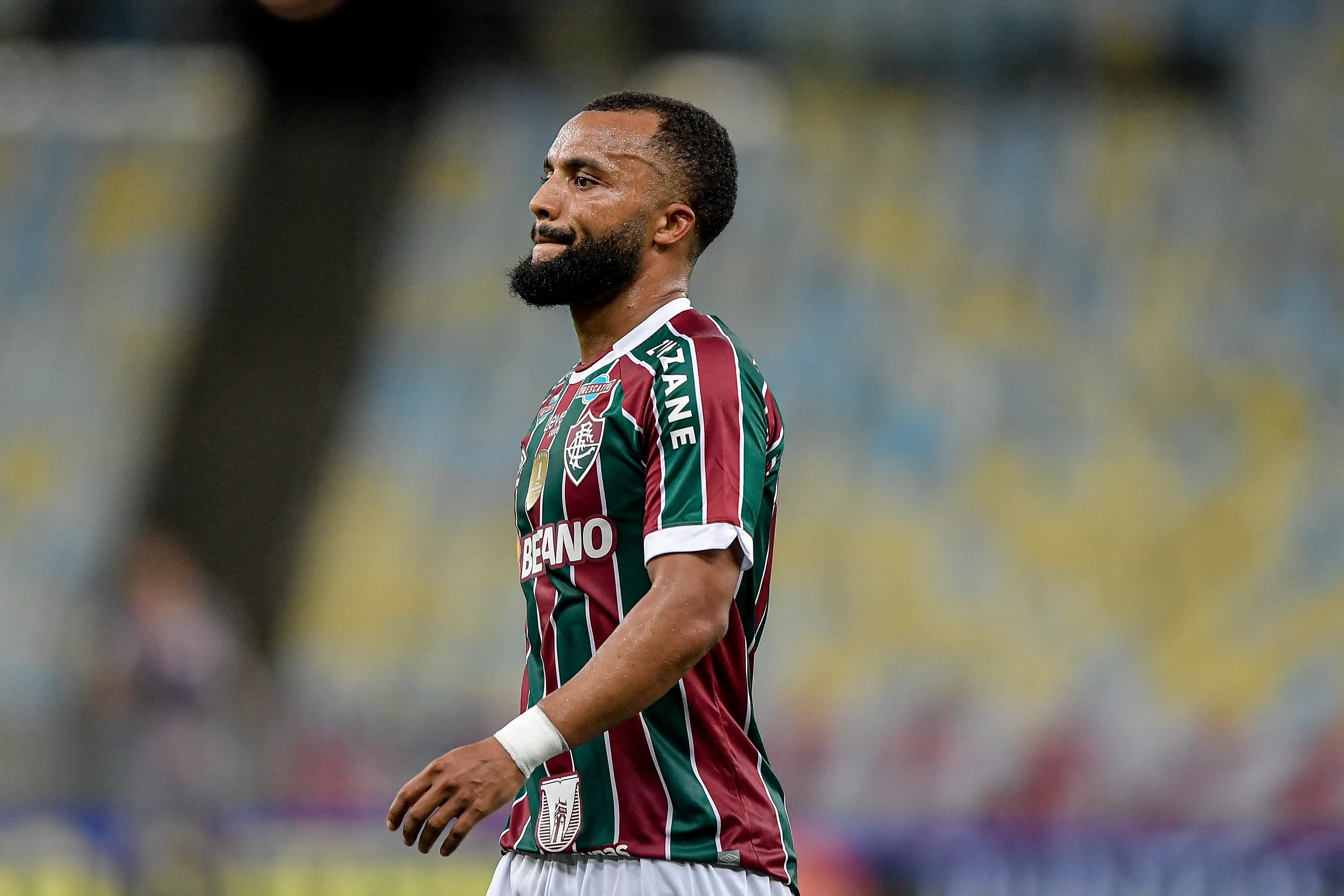 Foto: Thiago Ribeiro/AGIF – Samuel Xavier em ação pelo Fluminense no Campeonato Brasileiro.