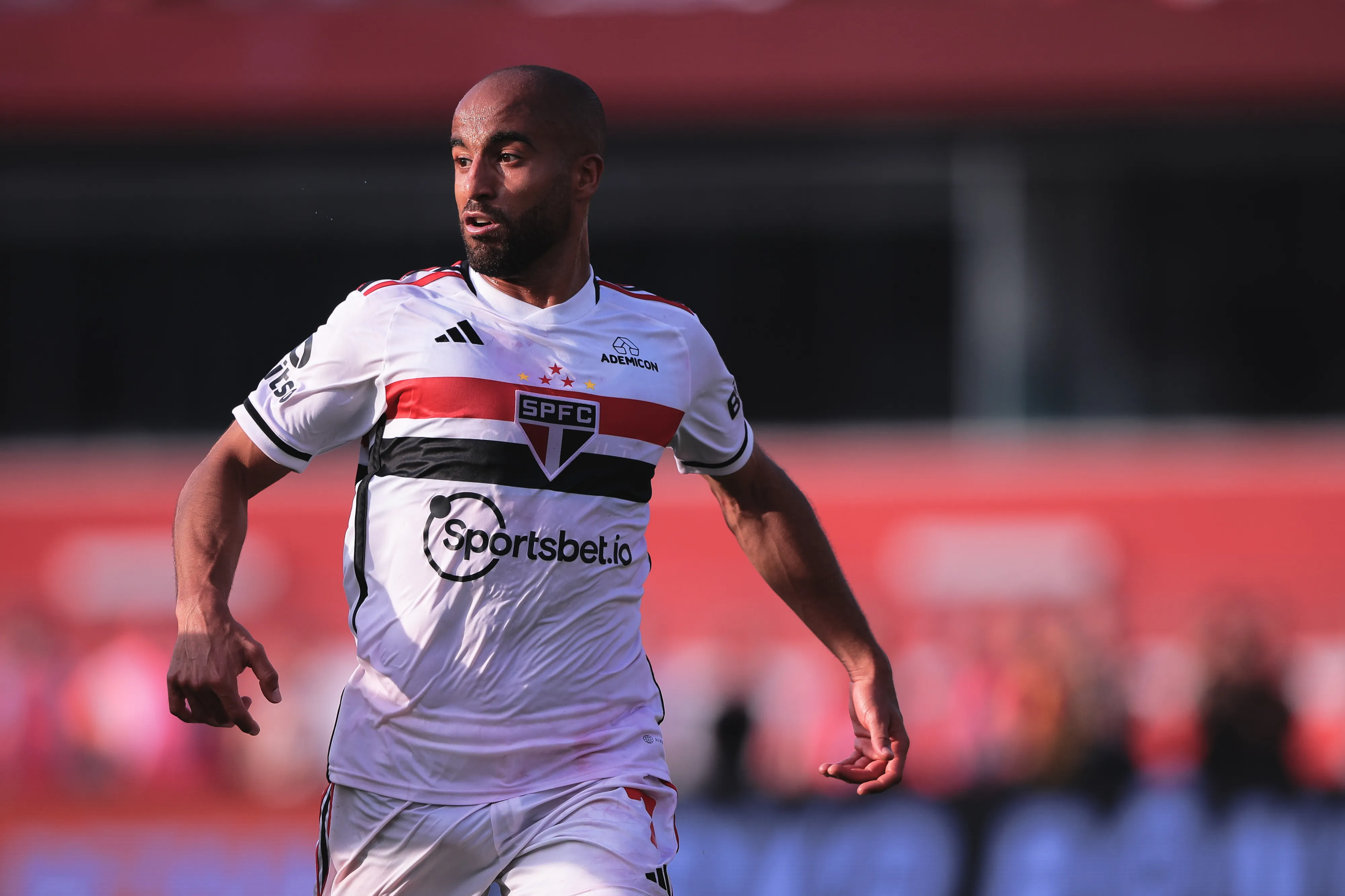 Lucas Moura pode voltar contra o Cuiabá. Foto: Ettore Chiereguini/AGIF