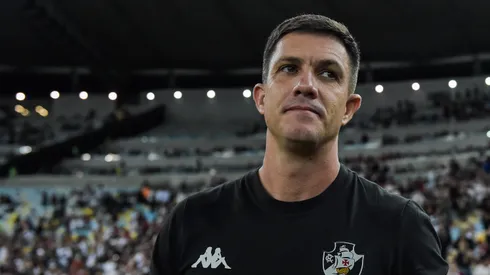 Mauricio Barbieri tecnico do Vasco durante partida contra o Flamengo no estadio Maracana pelo campeonato BRASILEIRO A 2023. Foto: Thiago Ribeiro/AGIF